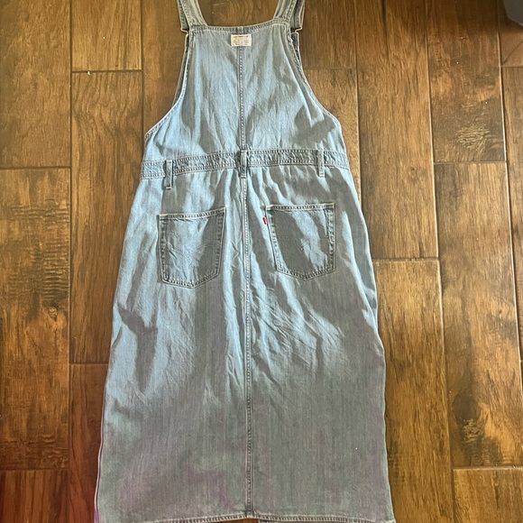 Live It Up in Levis! Levis Tico Jumper Dress - Picture 3 of 5